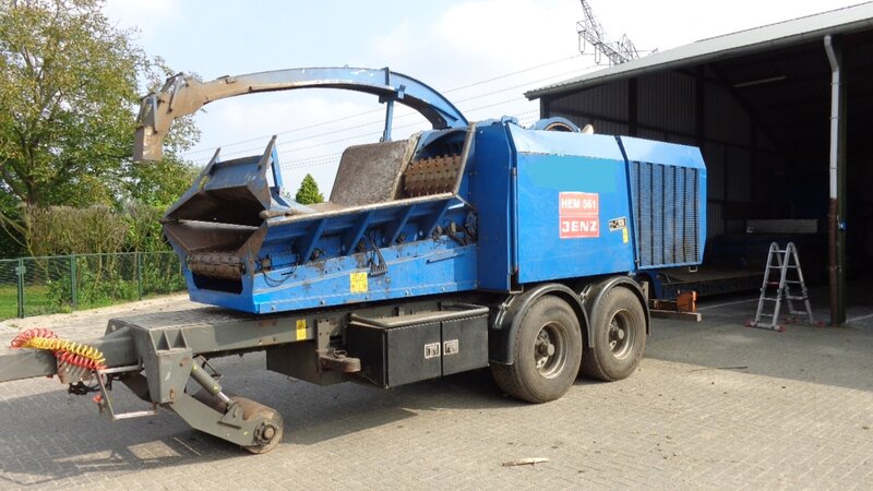 Blue Wood Chipper Machine