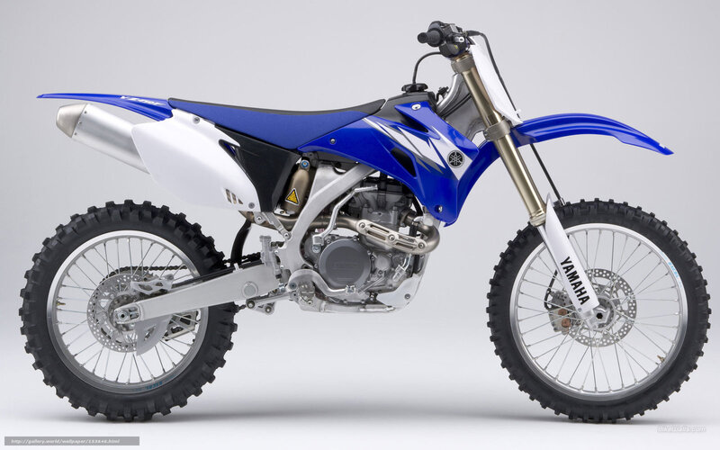 blue yamaha dirt bike