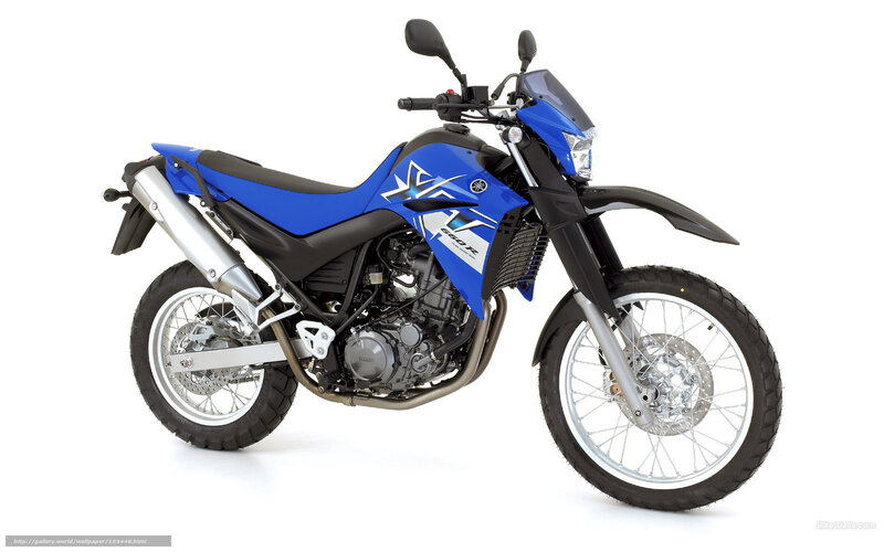 blue yamaha dirt bike