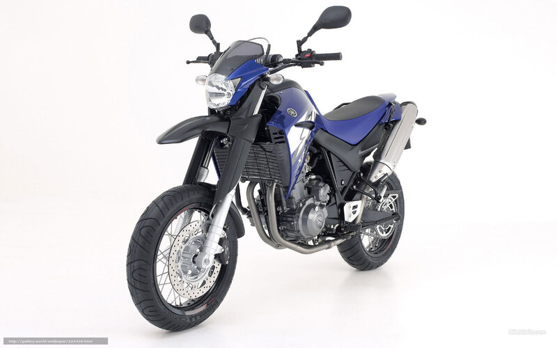 blue yamaha motorcycle