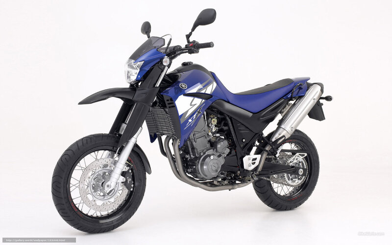 blue yamaha motorcycle