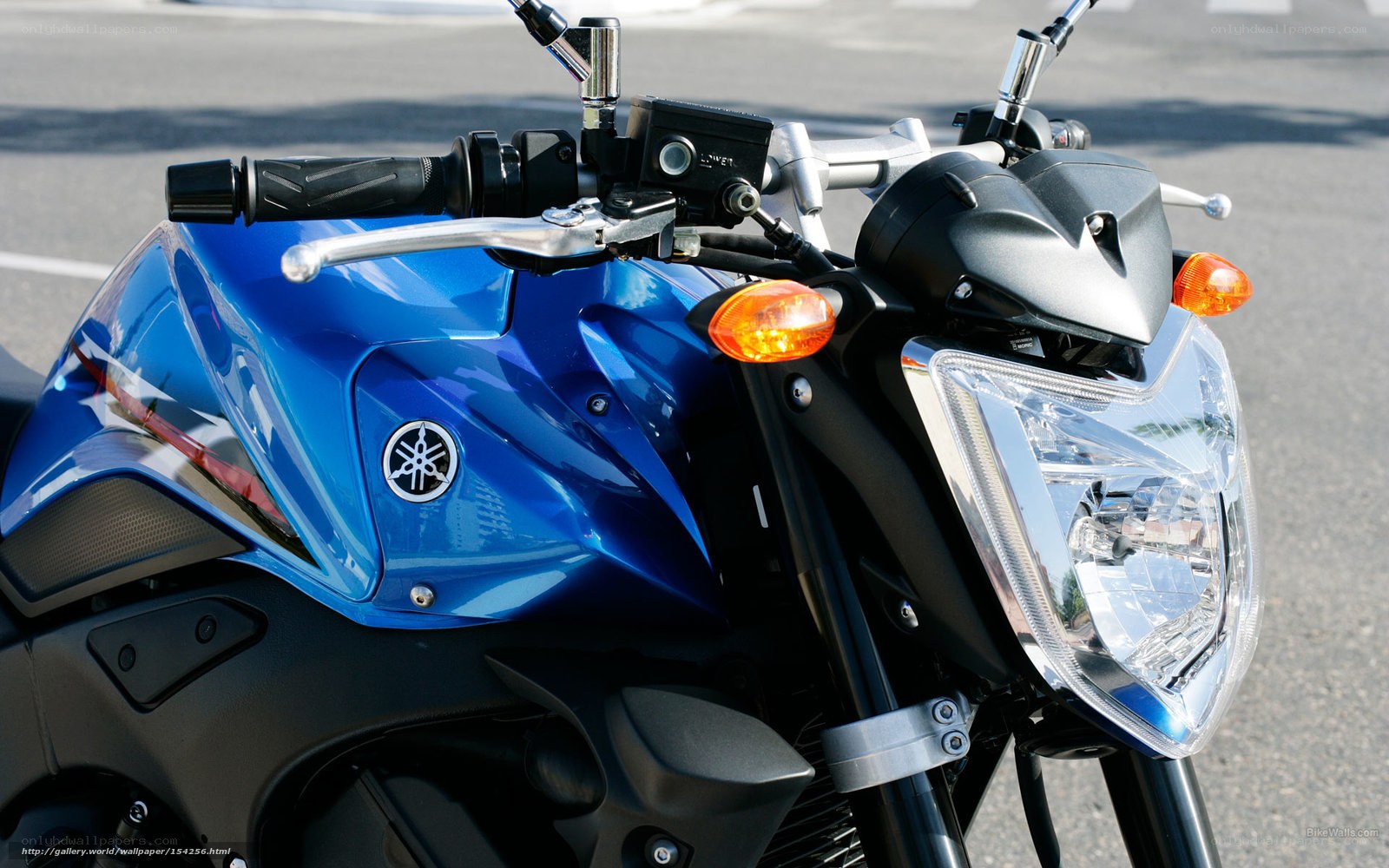 blue yamaha motorcycle front view