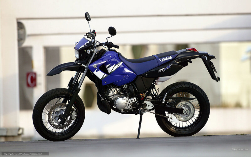 Blue Yamaha Motorcycle — Neutral, Afternoon