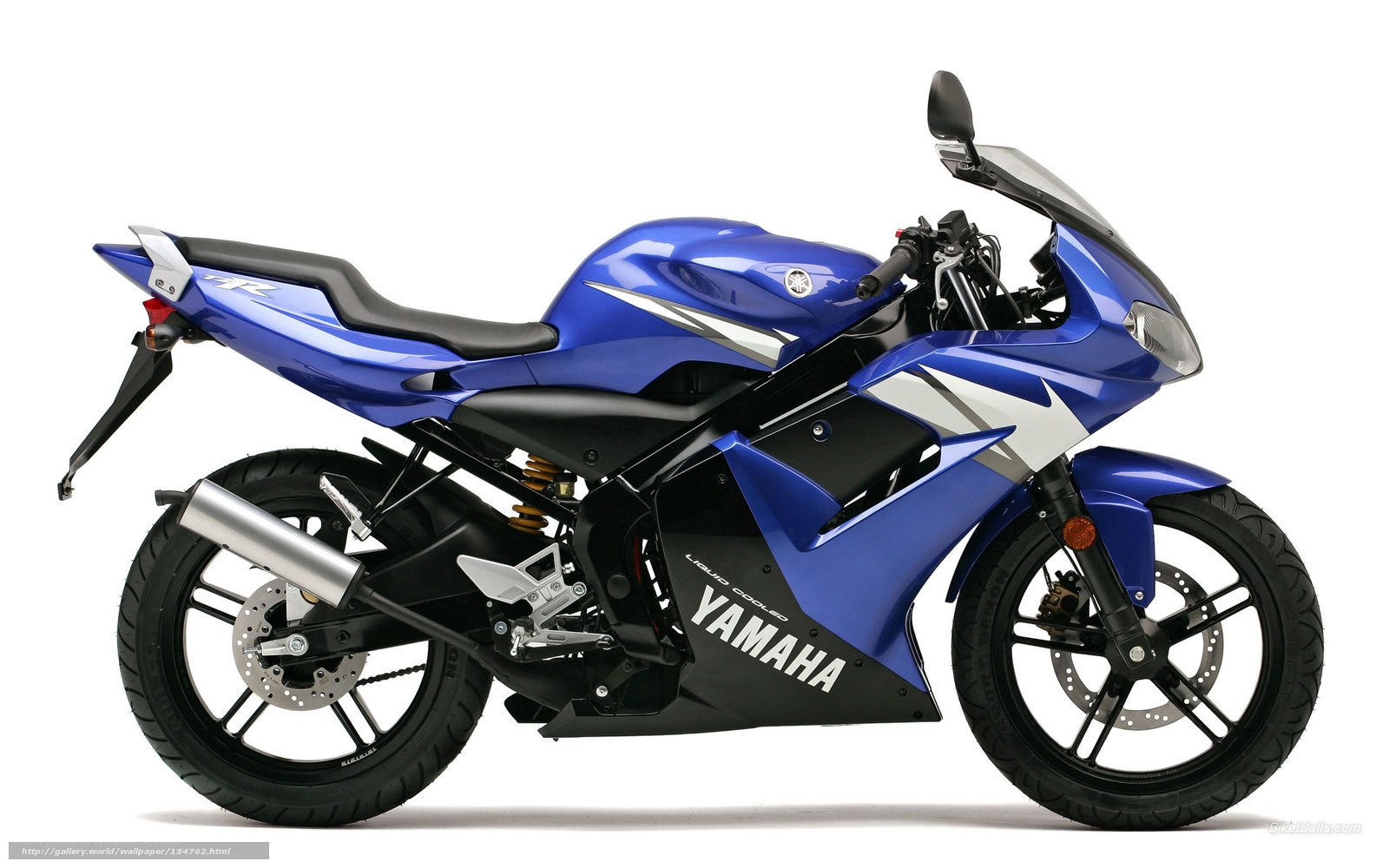 blue yamaha sport motorcycle