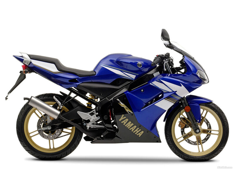 blue yamaha sport motorcycle