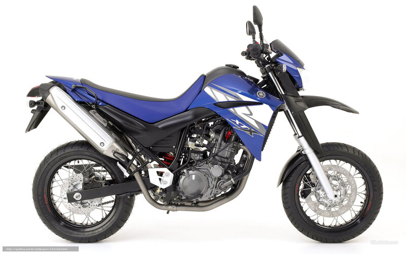 blue yamaha xr650l motorcycle