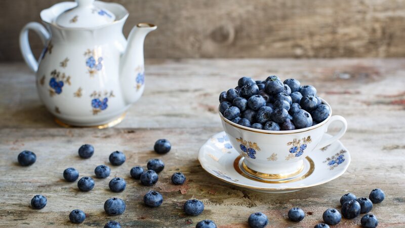 Blueberries in a Teacup — White