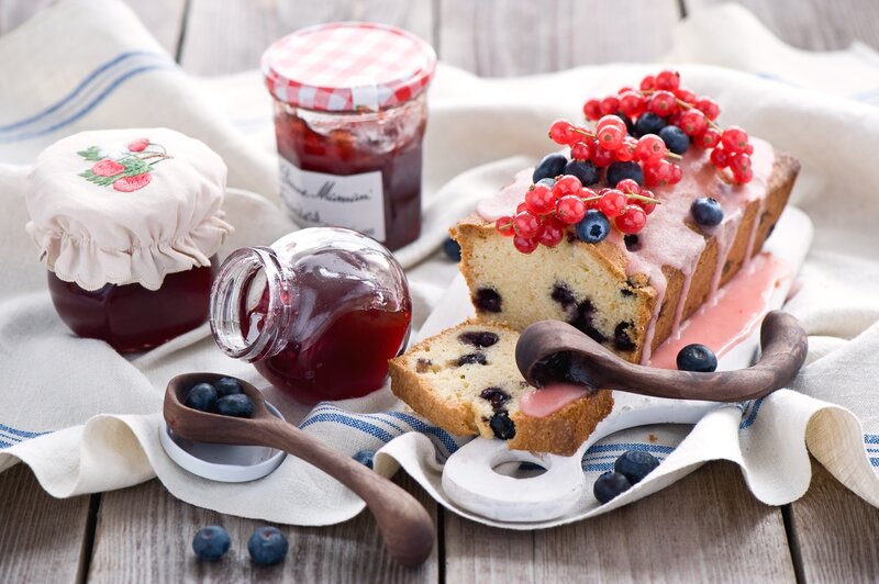Blueberry Cake with Jam
