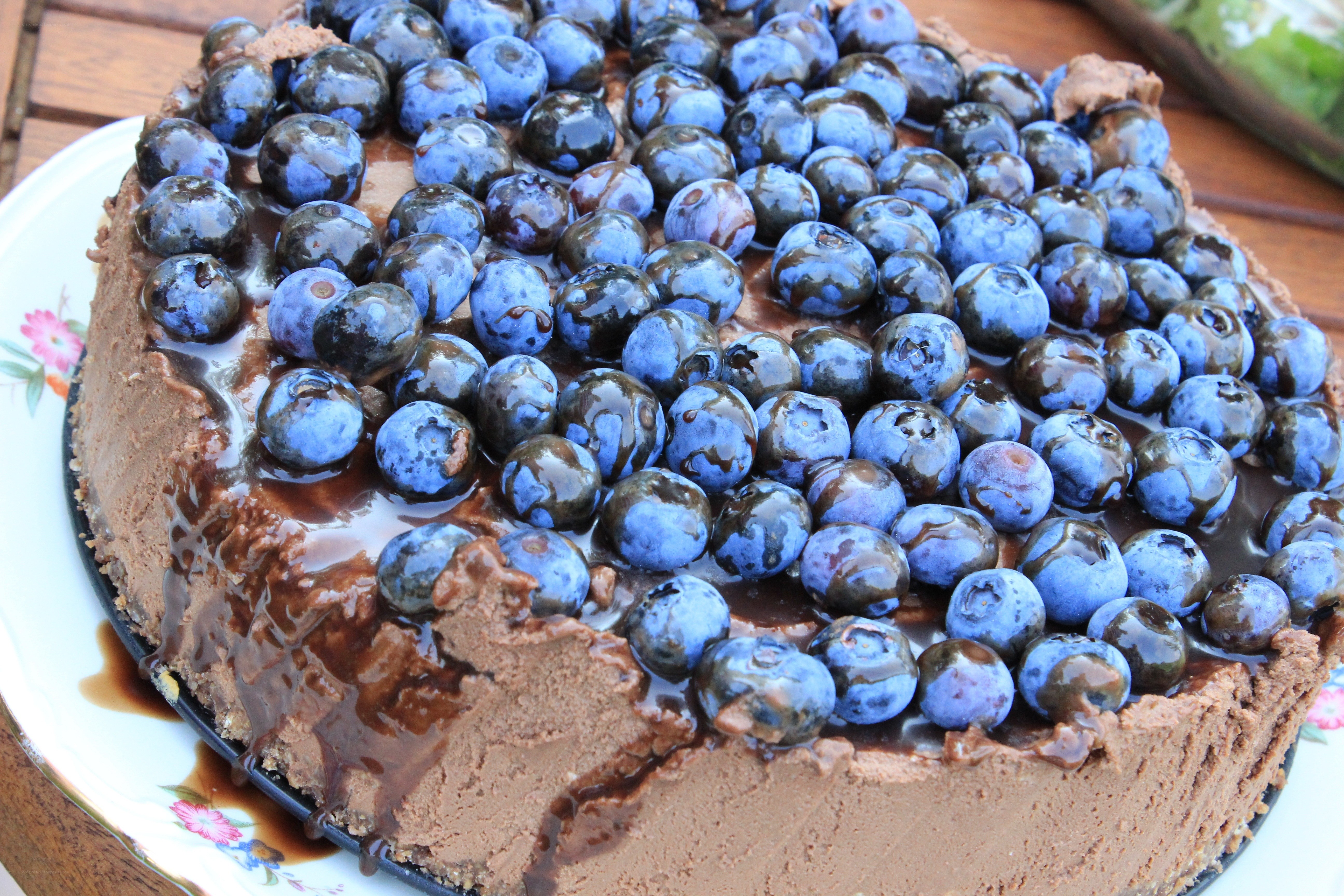 Blueberry chocolate cake