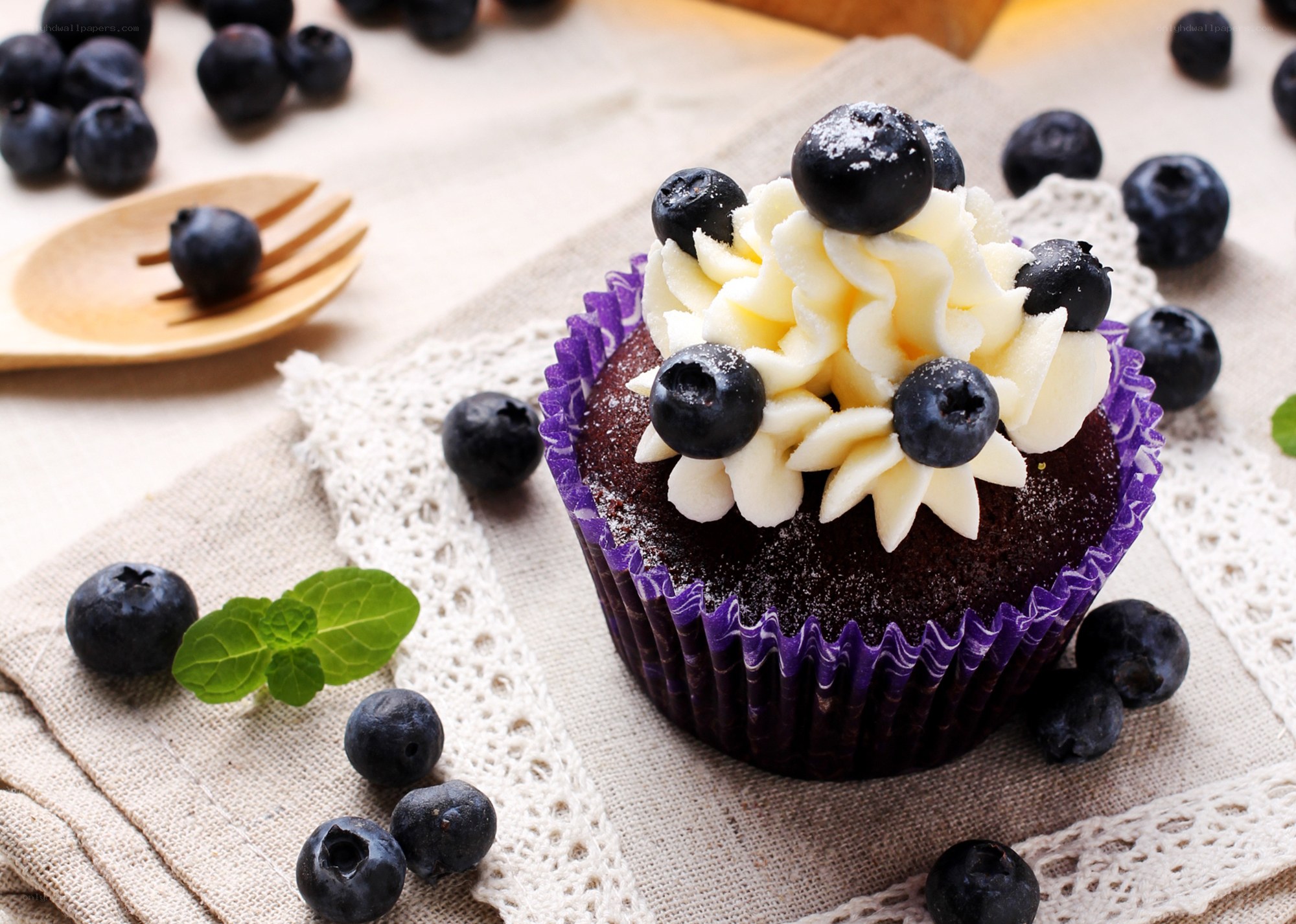Blueberry cupcake with cream