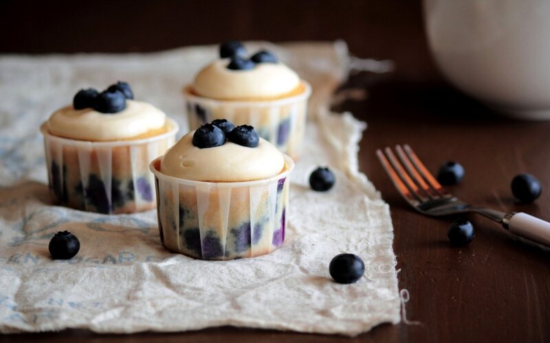 blueberry cupcakes with cream cheese frosting