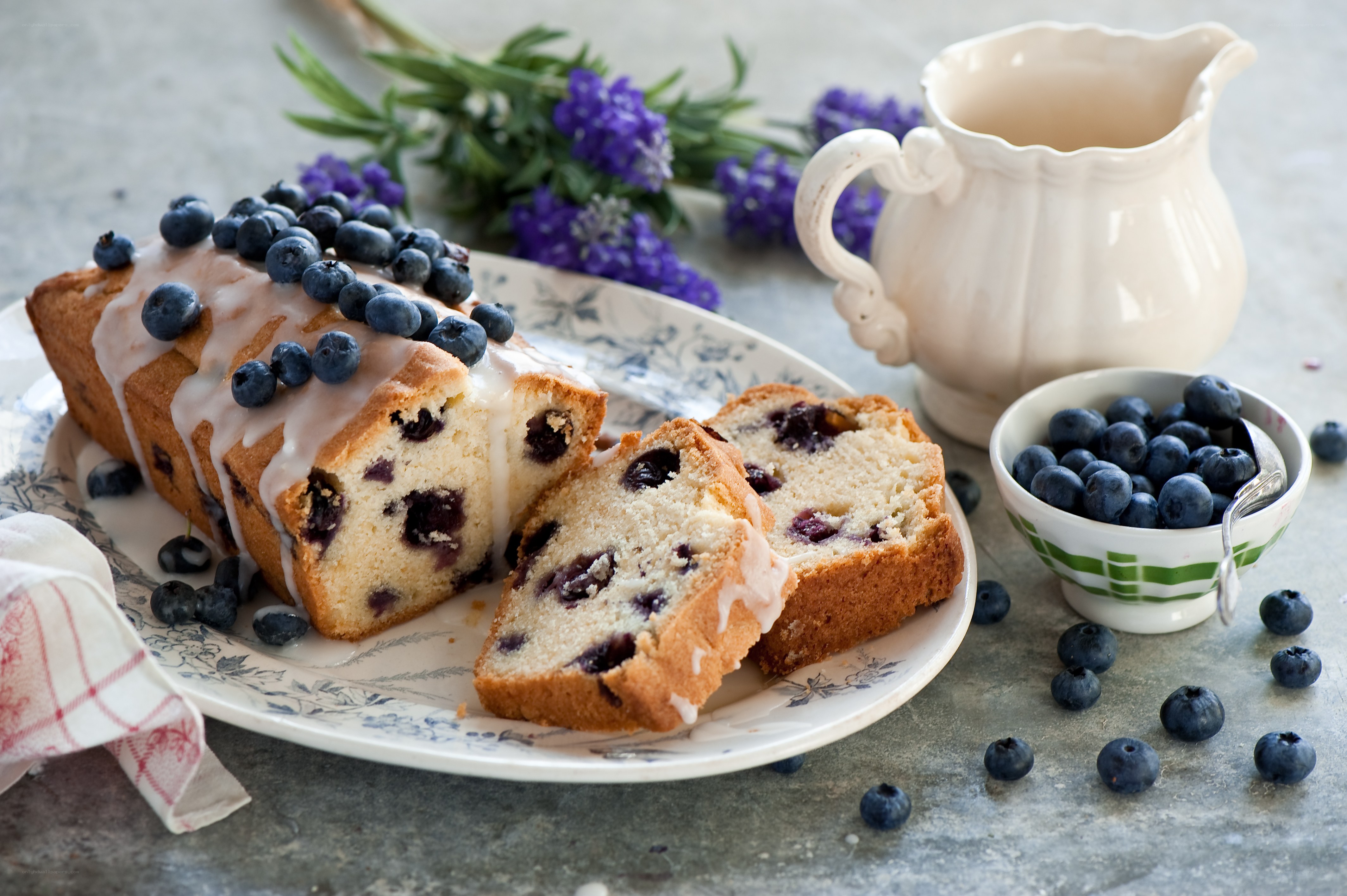 Blueberry loaf cake with glaze