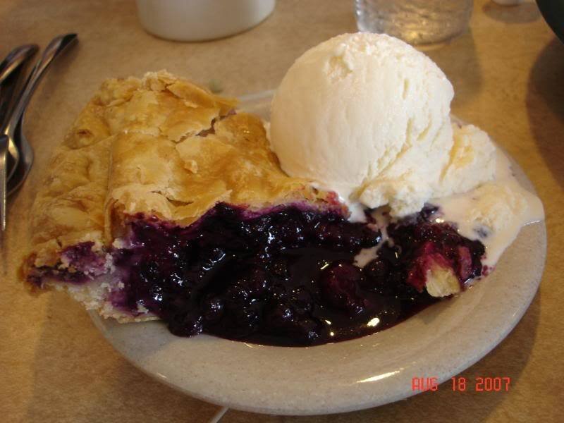 blueberry pie with ice cream