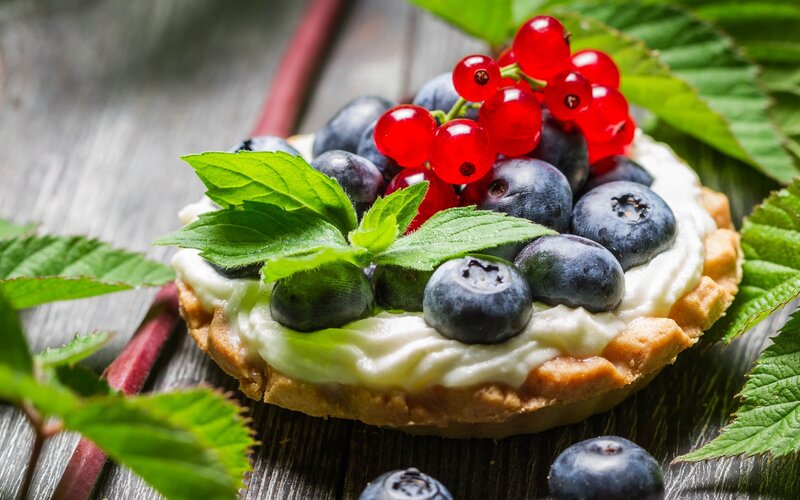 Blueberry Tart with Berries