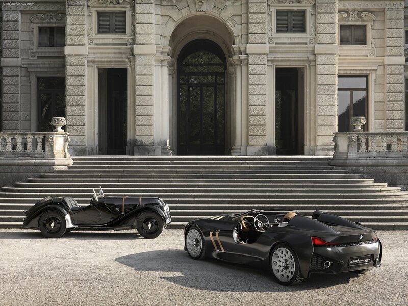 BMW 320i Concept and vintage car