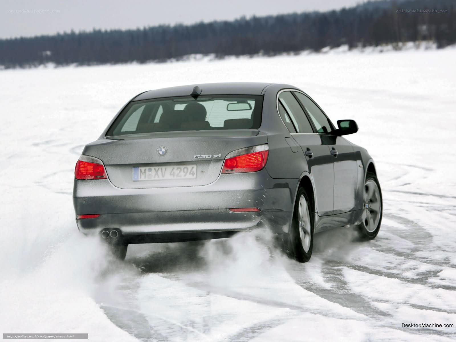 BMW 530xi on snowy road