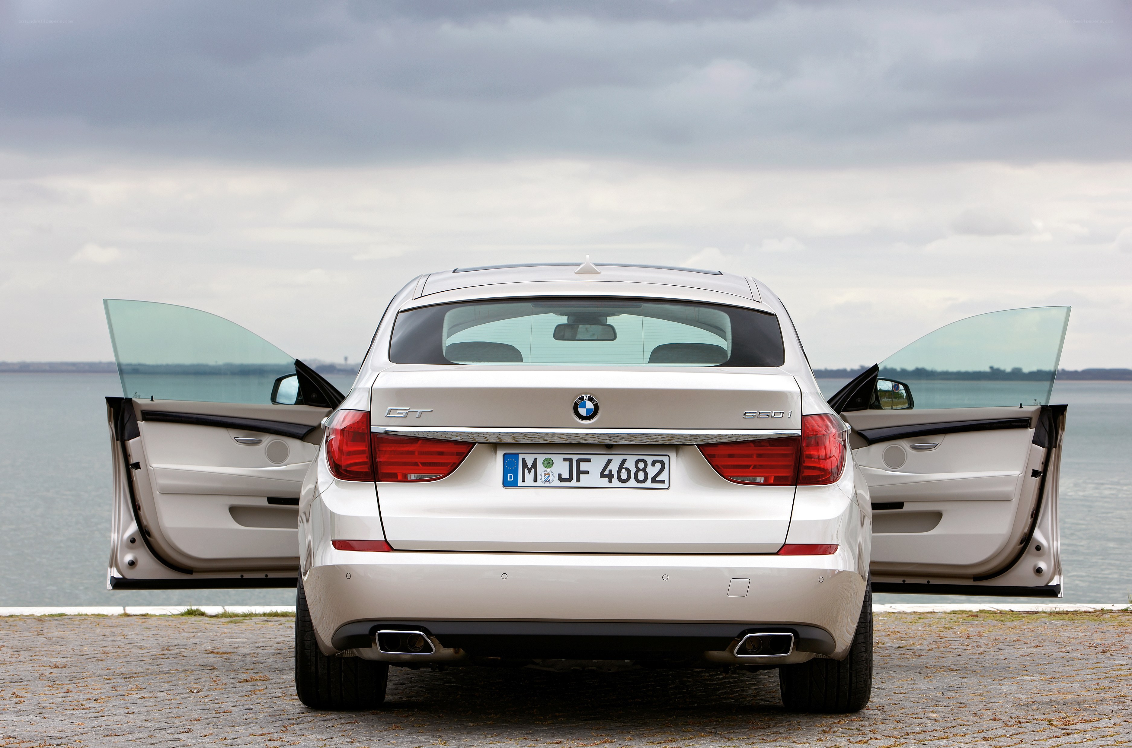 BMW 550i GT rear view