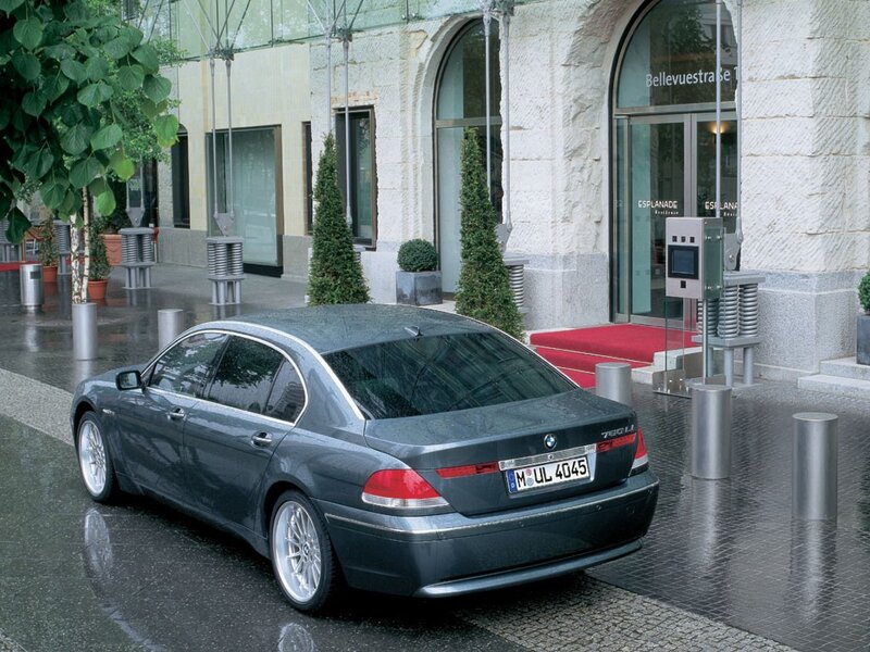 BMW 760Li at hotel entrance