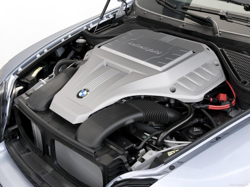 BMW ActiveHybrid engine bay