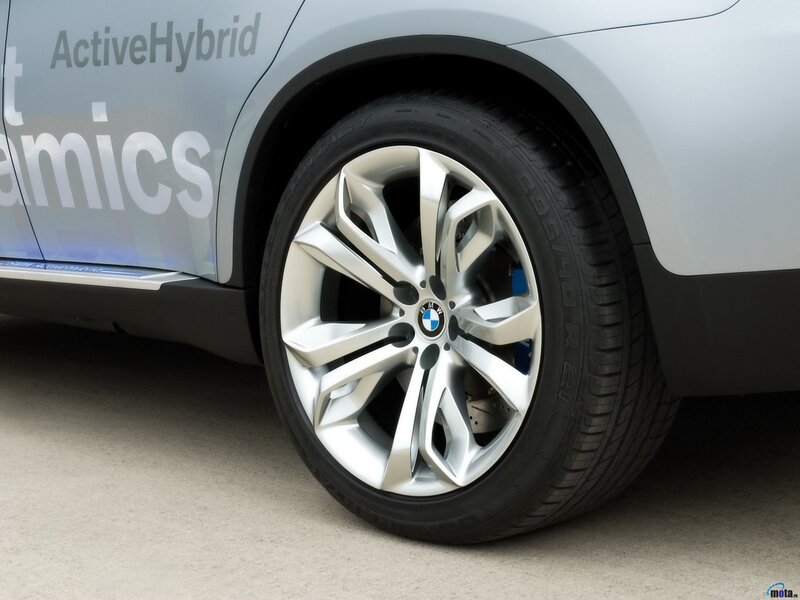 BMW ActiveHybrid wheel close-up