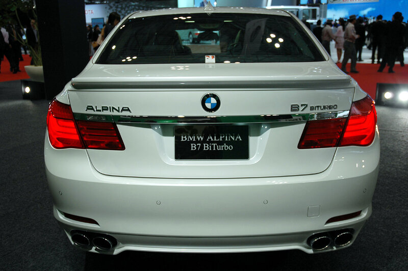 BMW Alpina B7 BiTurbo rear view