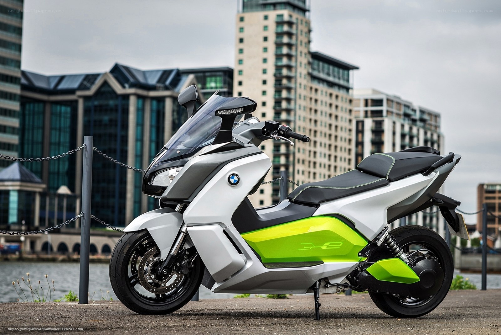 BMW C 400 X scooter