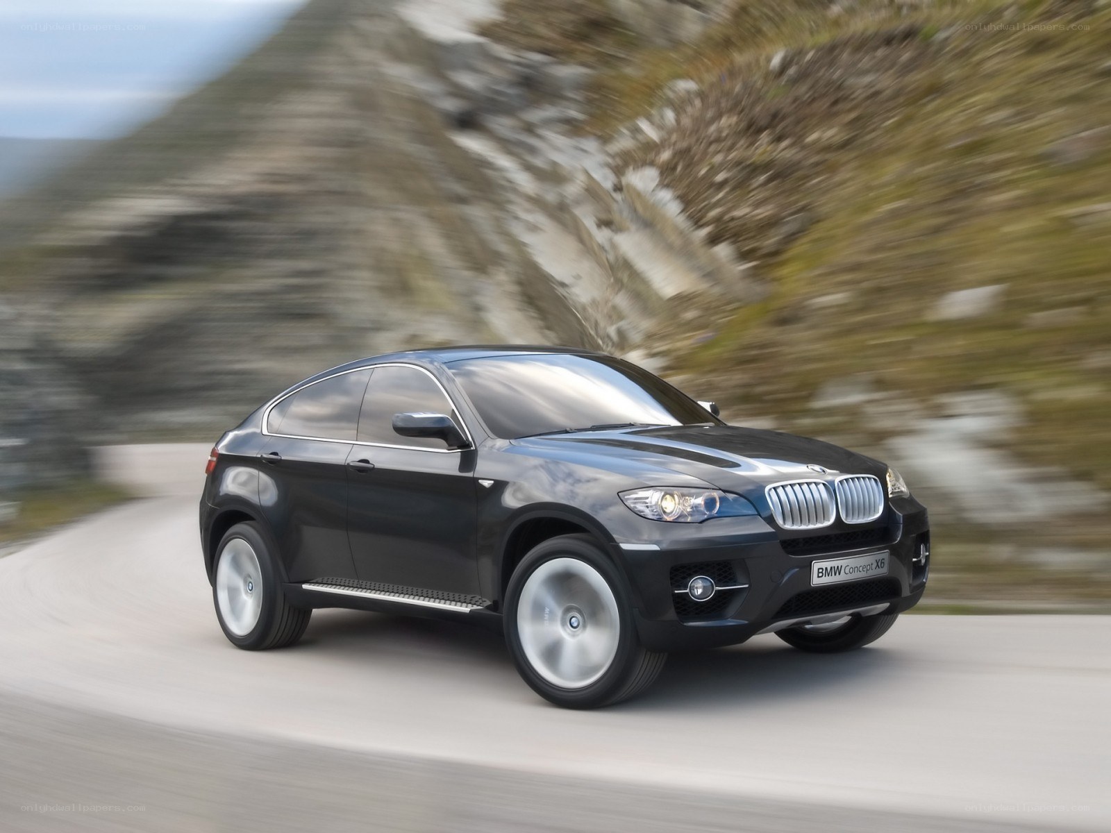 BMW Concept X6 in motion