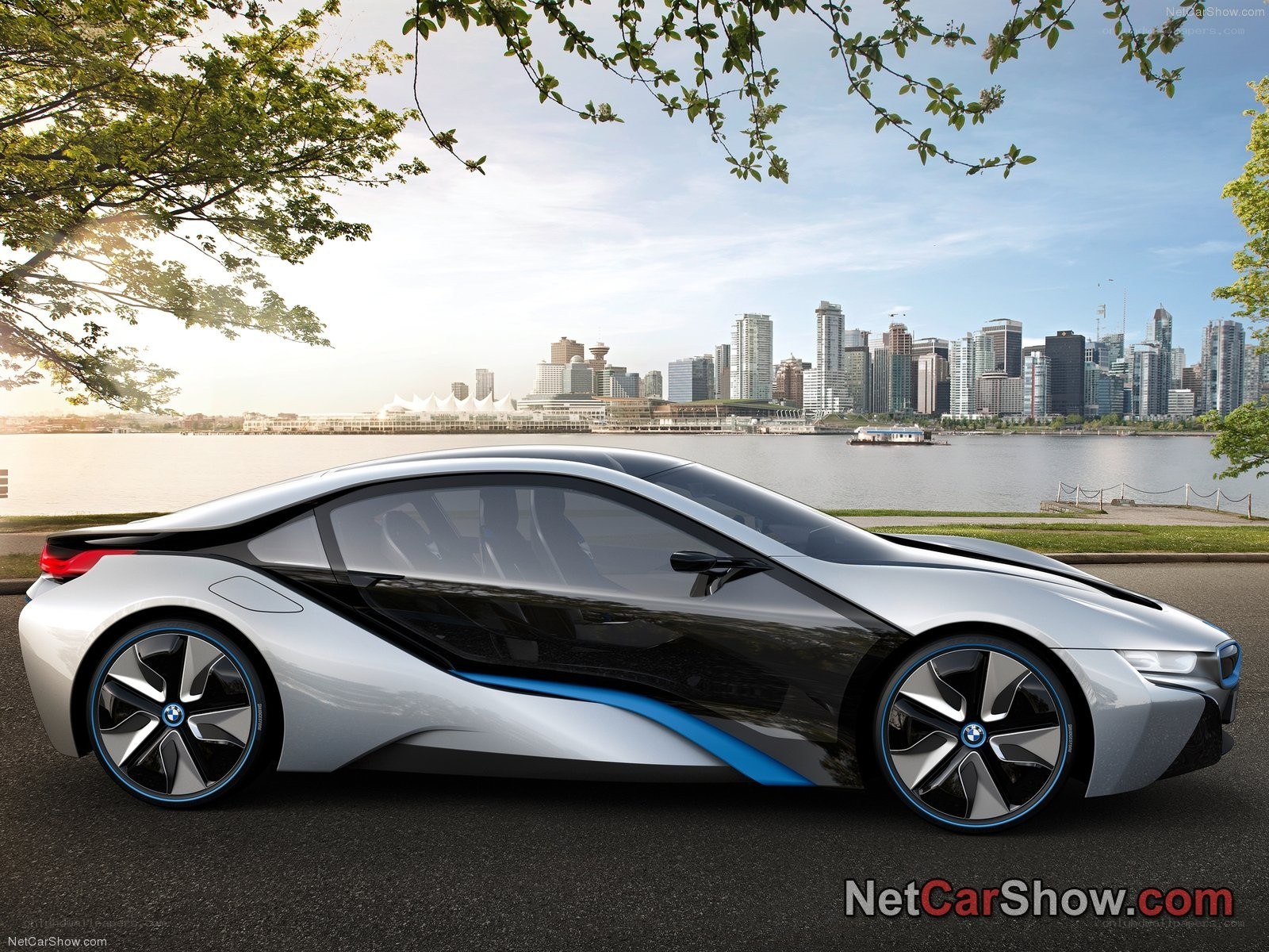 BMW i8 concept car
