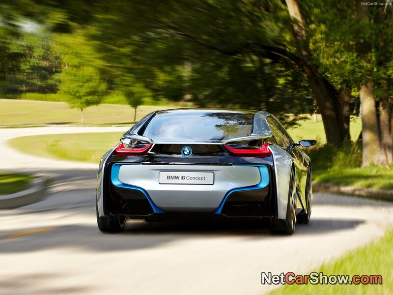 BMW i8 Concept in motion
