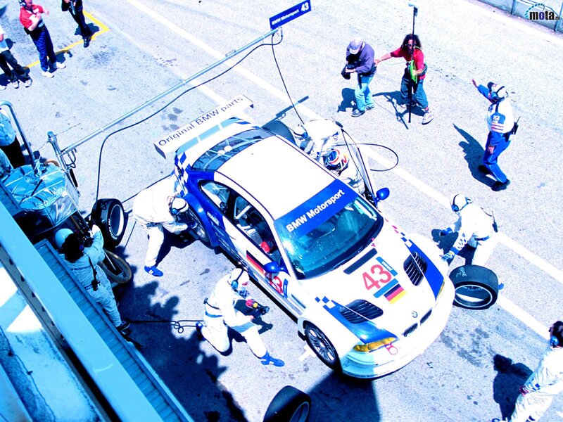 BMW race car pit stop