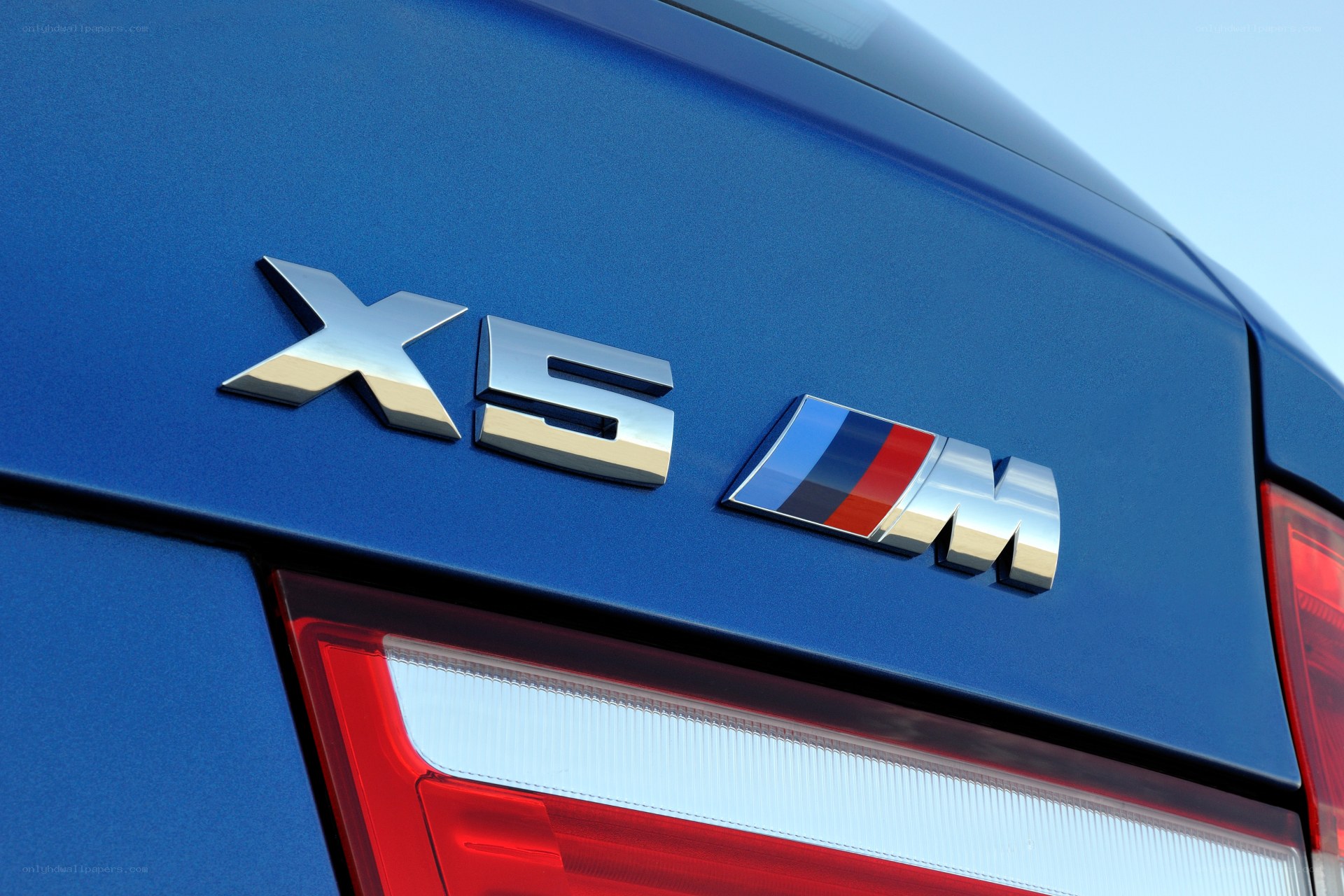 BMW X5 M badge close-up