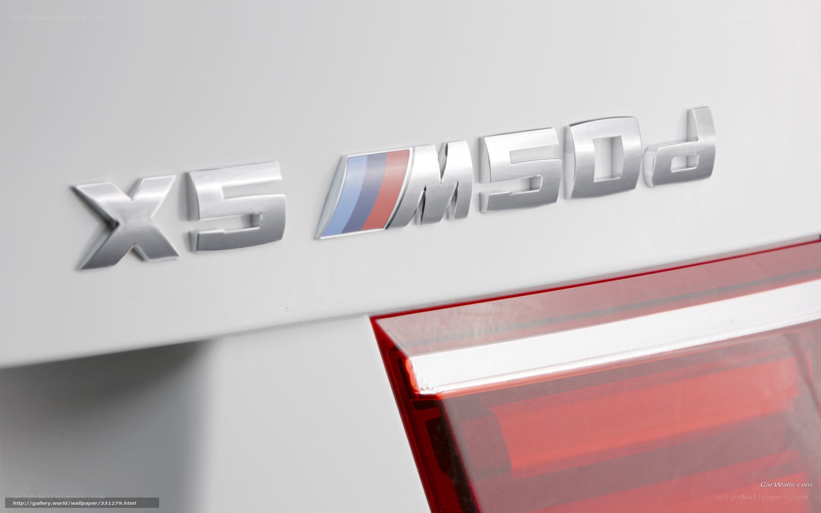 BMW X5 M50d badge