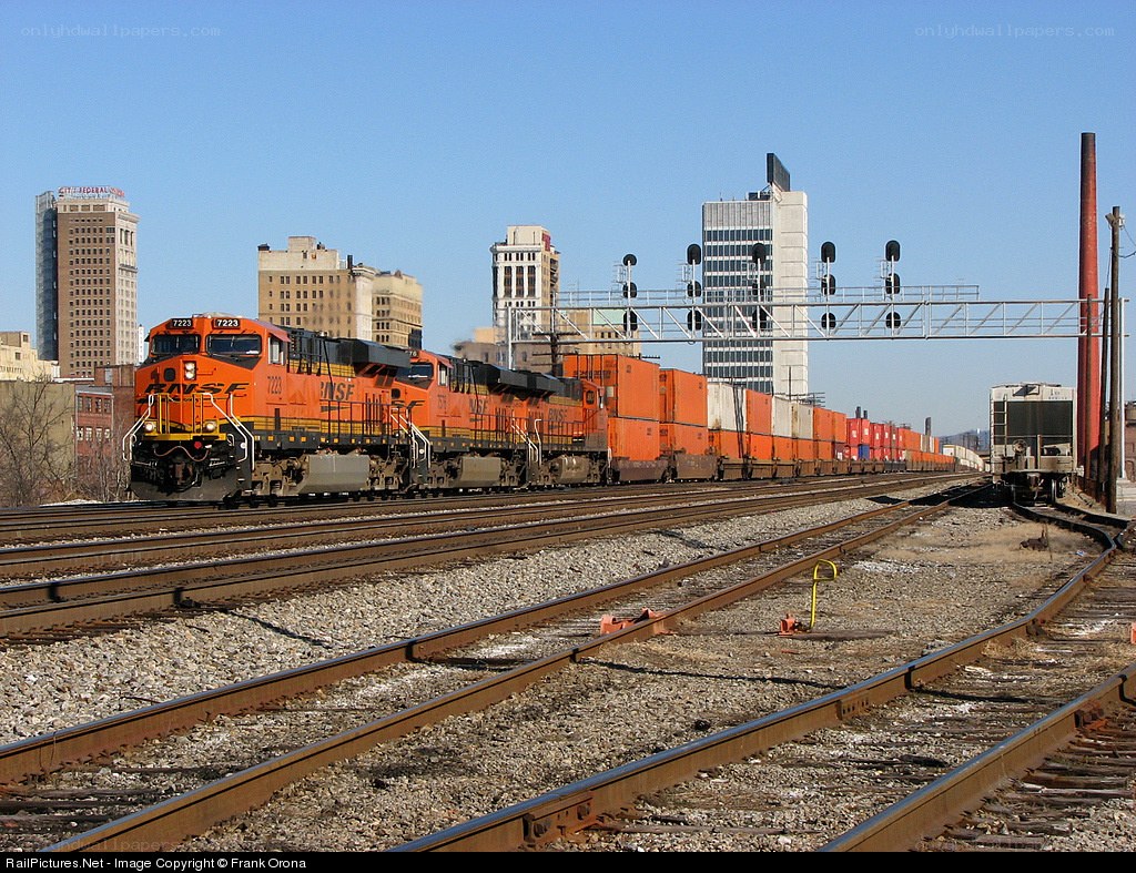 BNSF freight train in city