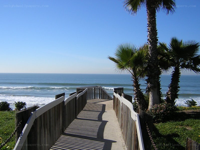 Boardwalk to the ocean
