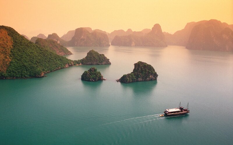 Boat in a Bay — Green, Serene