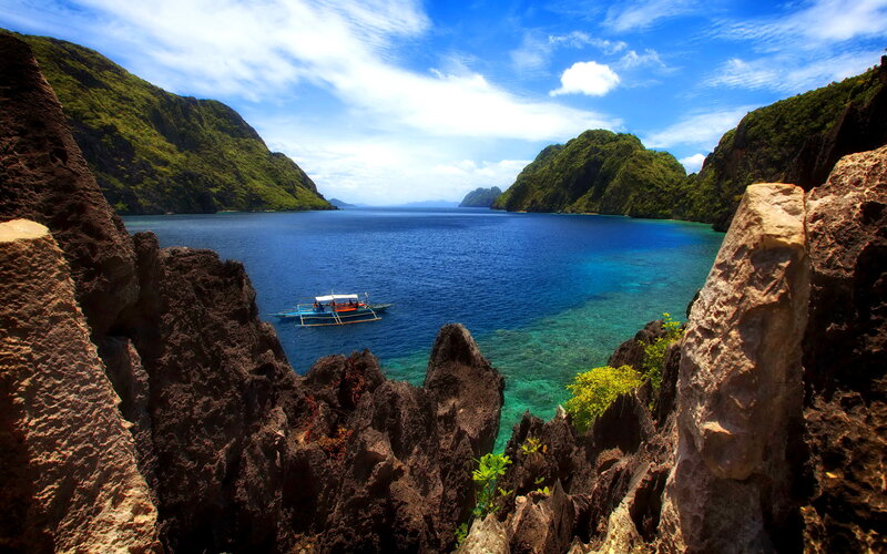 Boat in Tropical Bay — Blue