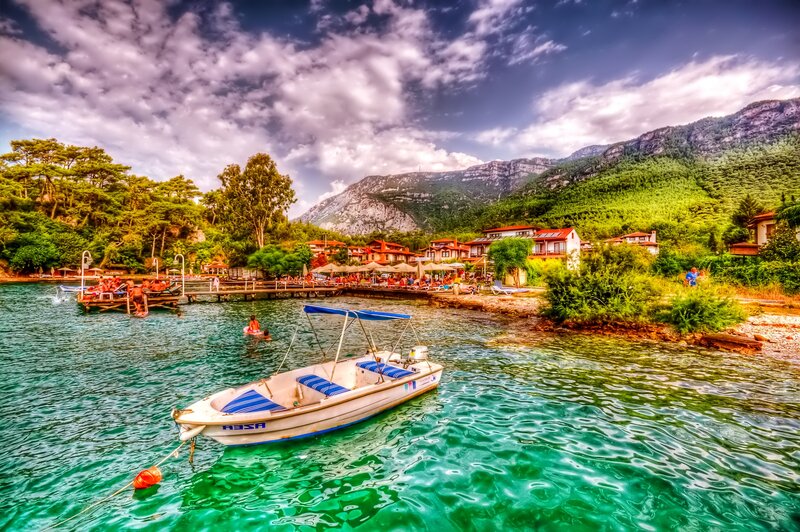 Boat in Turquoise Water — Green