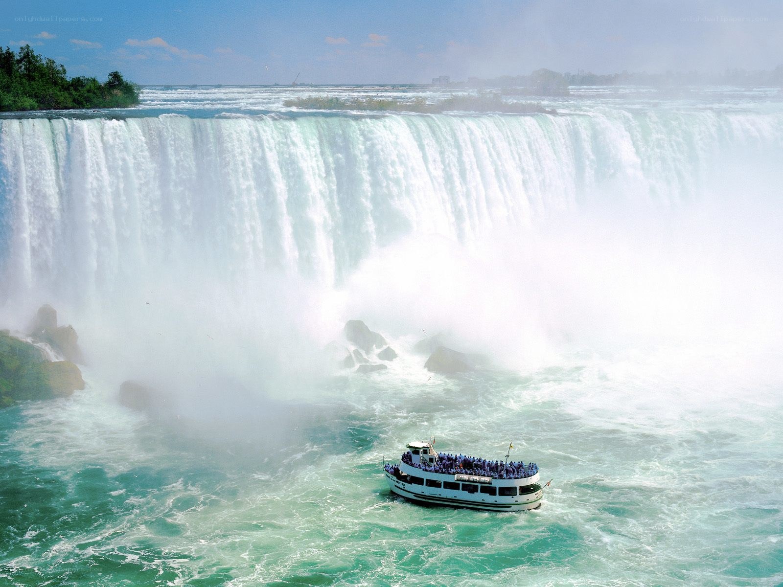 Boat near Niagara Falls