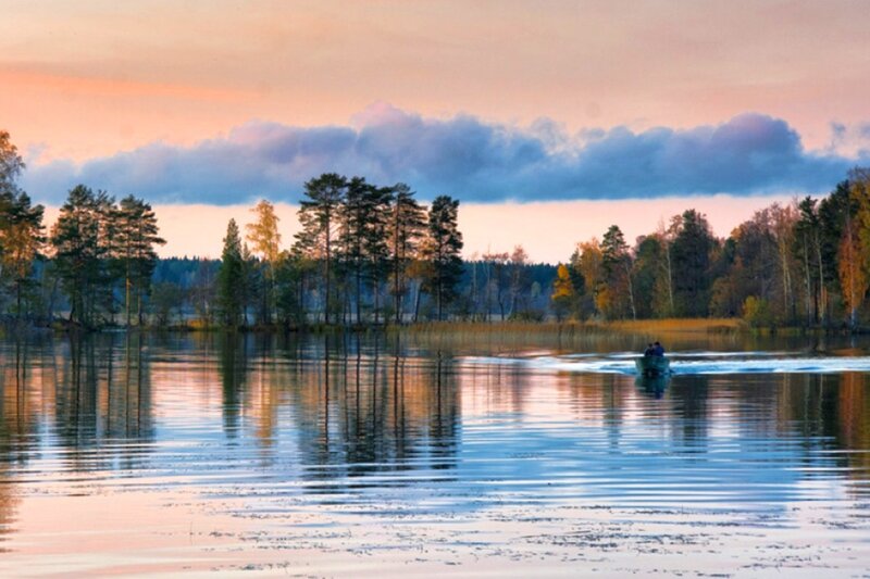 Boat on a Lake — Pink