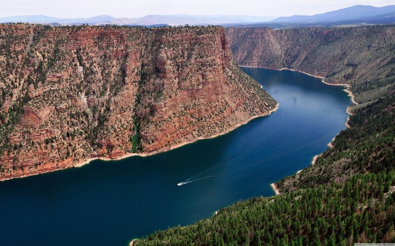 Boat on Lake in Canyon — Blue, Serene