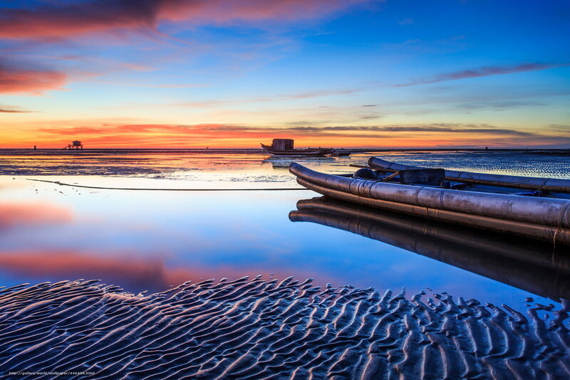 Boat on Tidal Flats — Blue