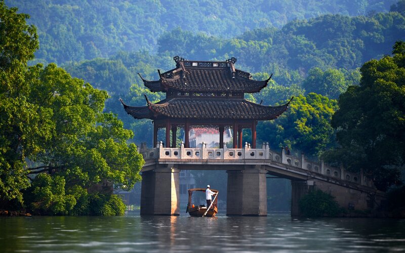 Boat under Pavilion Bridge