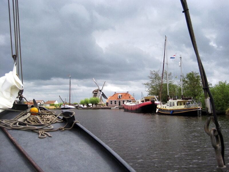 Boats in a Canal — Gray