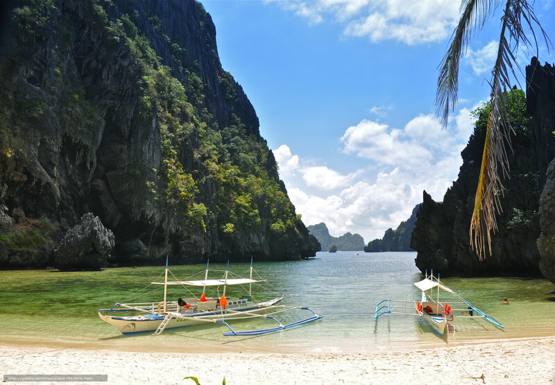 Boats in Tropical Bay — Blue
