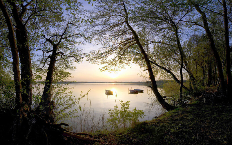 Boats on Lake at Sunset — Blue