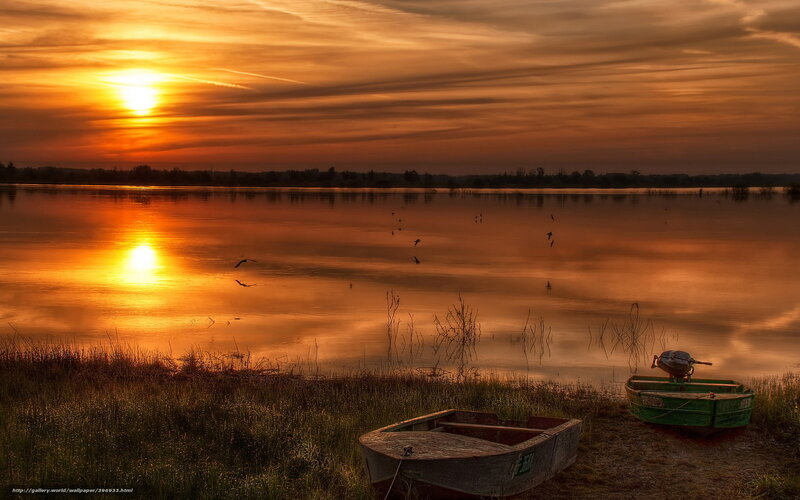 Boats on Lake Shore — Orange, Serene