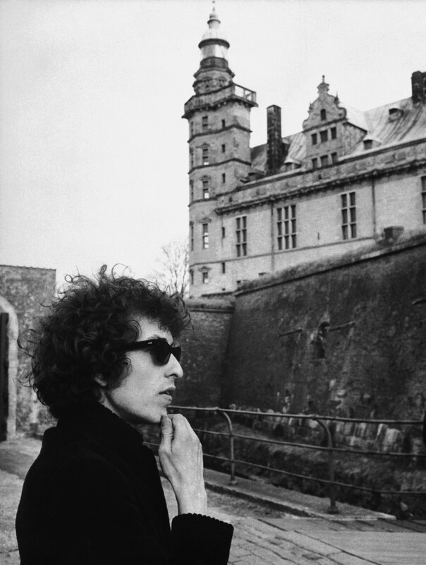Bob Dylan at a castle