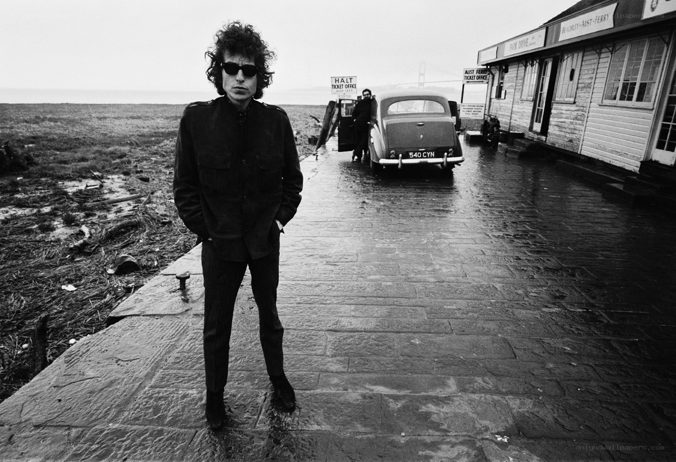 Bob Dylan at a ferry terminal