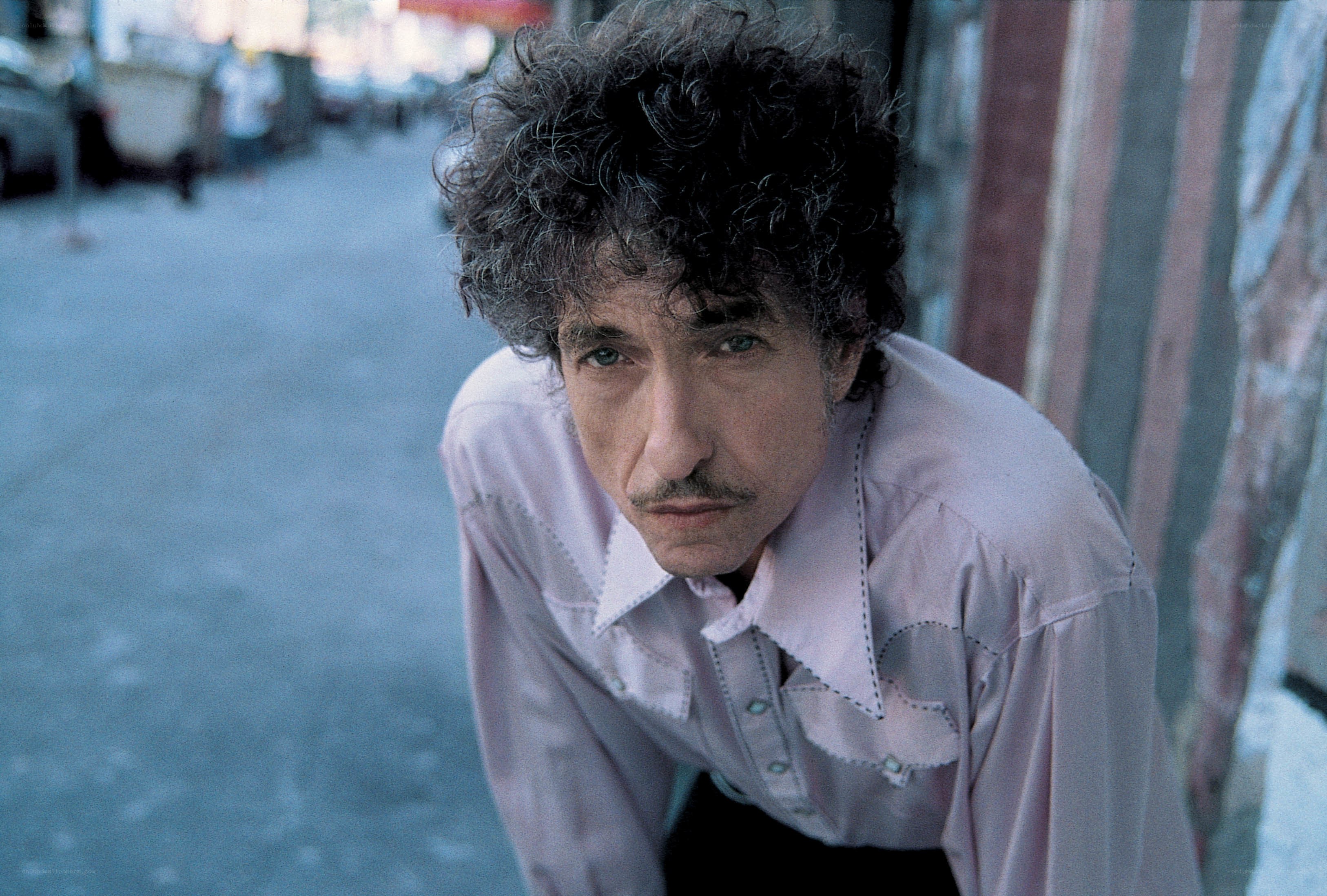 Bob Dylan on a city street