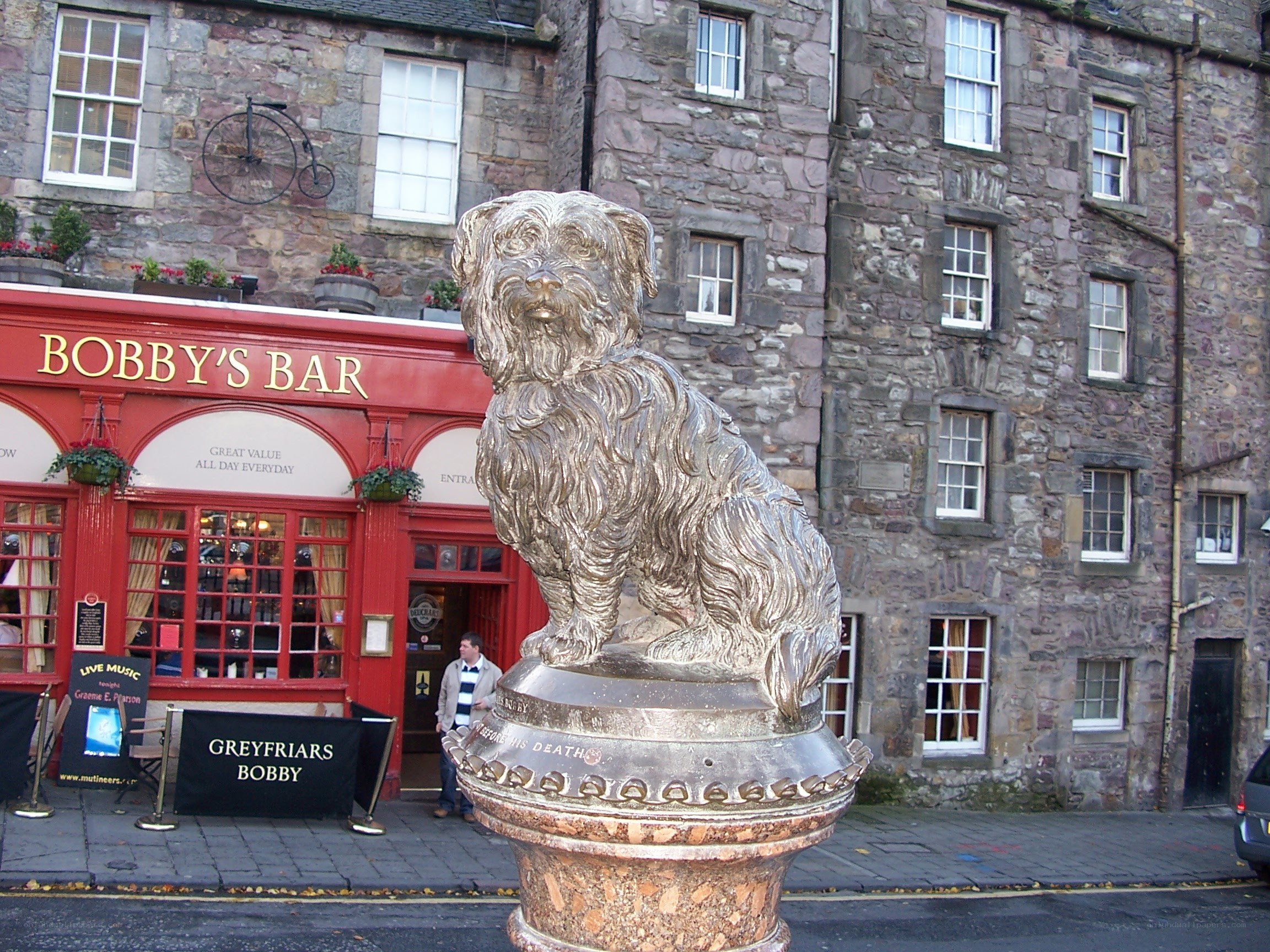 Bobby the dog statue in Edinburgh